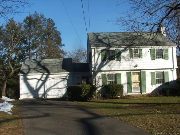 18 Foxridge Road, West Hartford, CT 06107