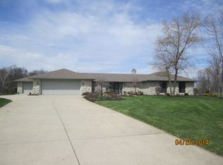 610 Lakemont Ct, Fort Wayne, IN