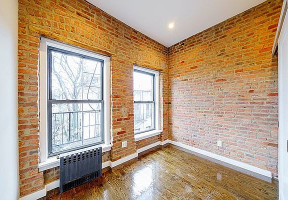 4th image of 280 E 10th St APT 31