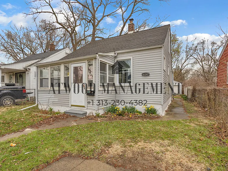 16207 Woodbine St — Photo 10