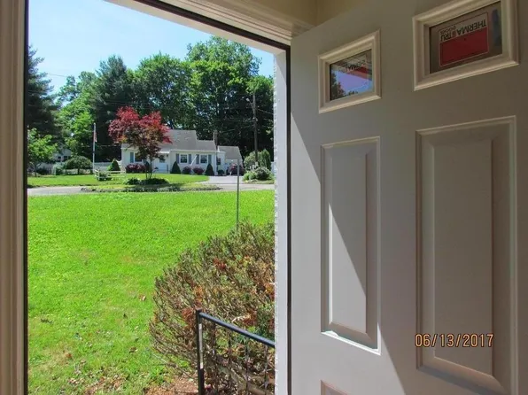 58 Barton Cir, North Haven, CT 06473