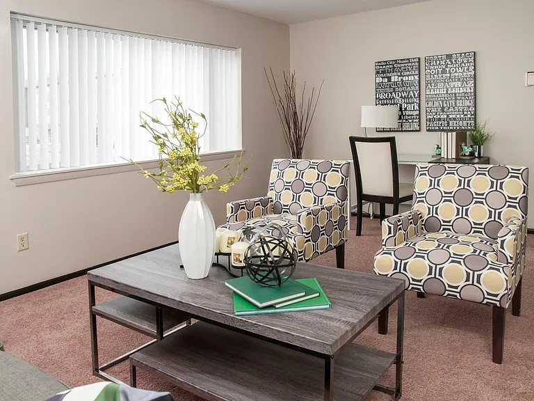Hamline Pointe Apartments — Photo 29