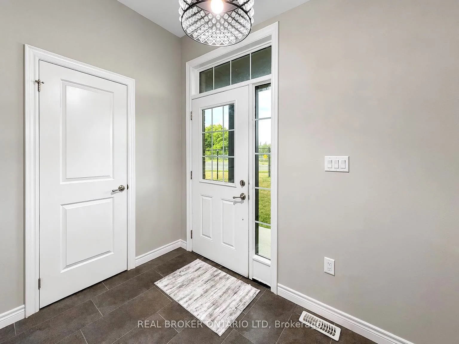 3 bed, $2,500 — Photo 3