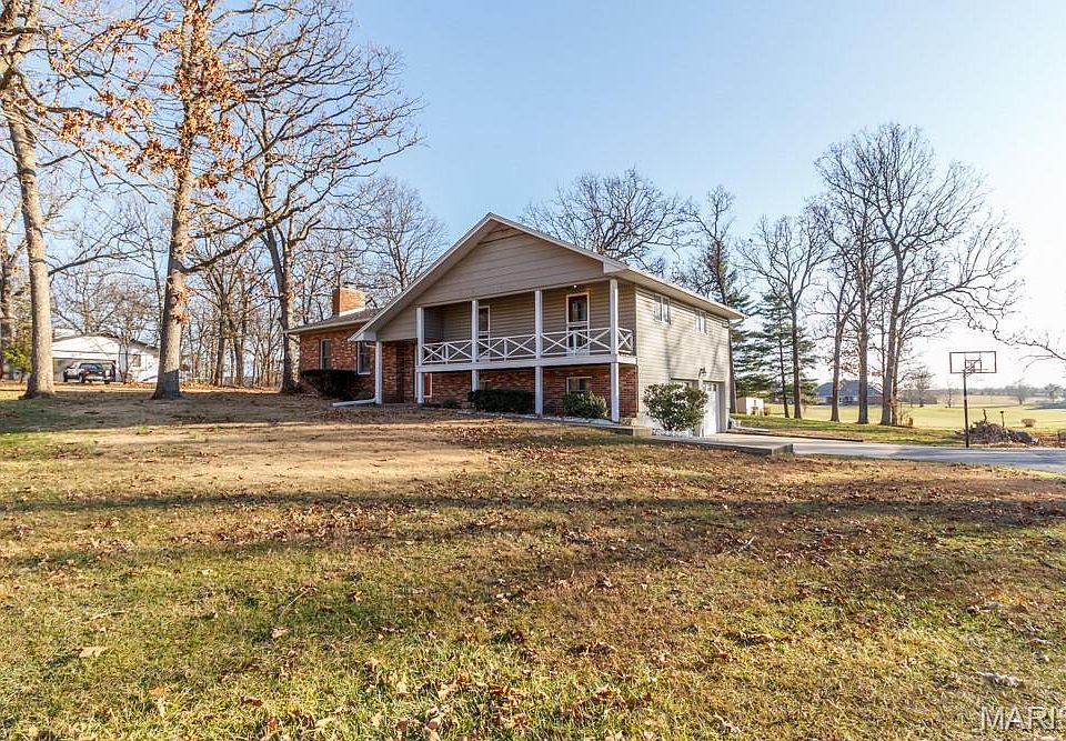 1st image of 20164 SW Oakwood Dr