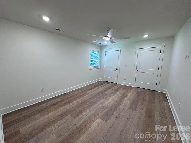 549 Manhasset Rd — Photo 30