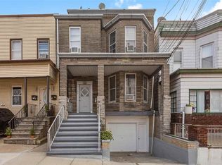 819 12th St, Union City, NJ 07087