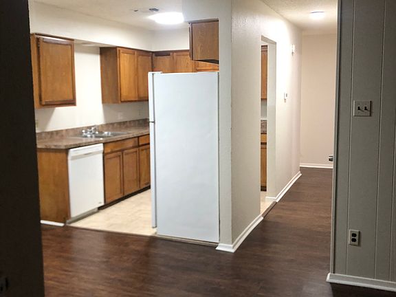 4th image of 7714 Jennifer Ln