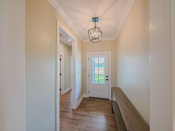 4th image of 131 Woodbine Dr