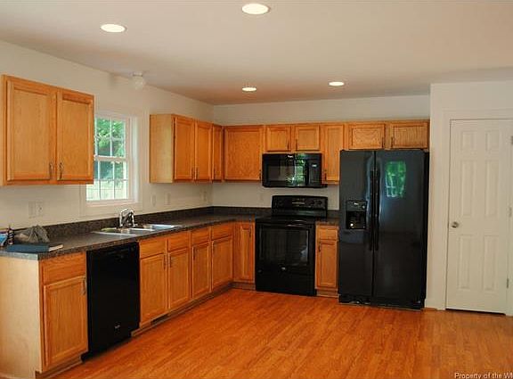 3rd image of 124 Ron Springs Dr