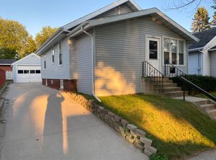 1507 S 14th St, Manitowoc, WI 54220
