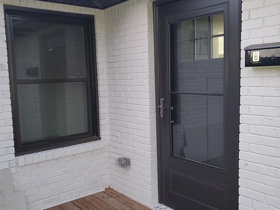 2nd image of 1512B Sweetbriar Ave