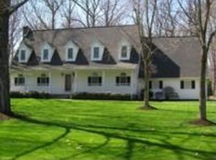 92 Longwell Dr, Grove City, PA 16127