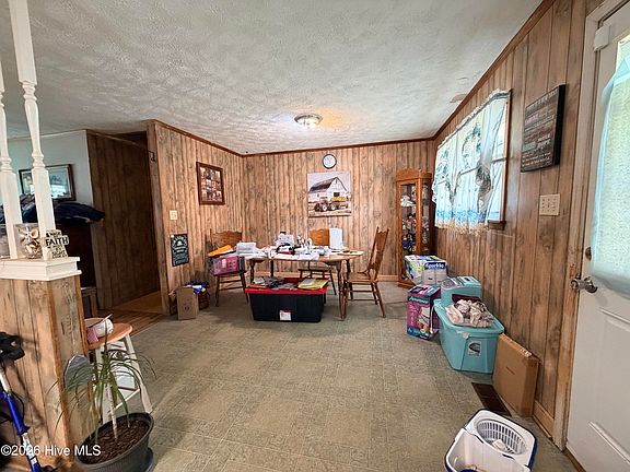 5th image of 305 Northside Drive