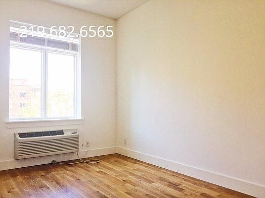 4th image of 91 Varet St APT 04A