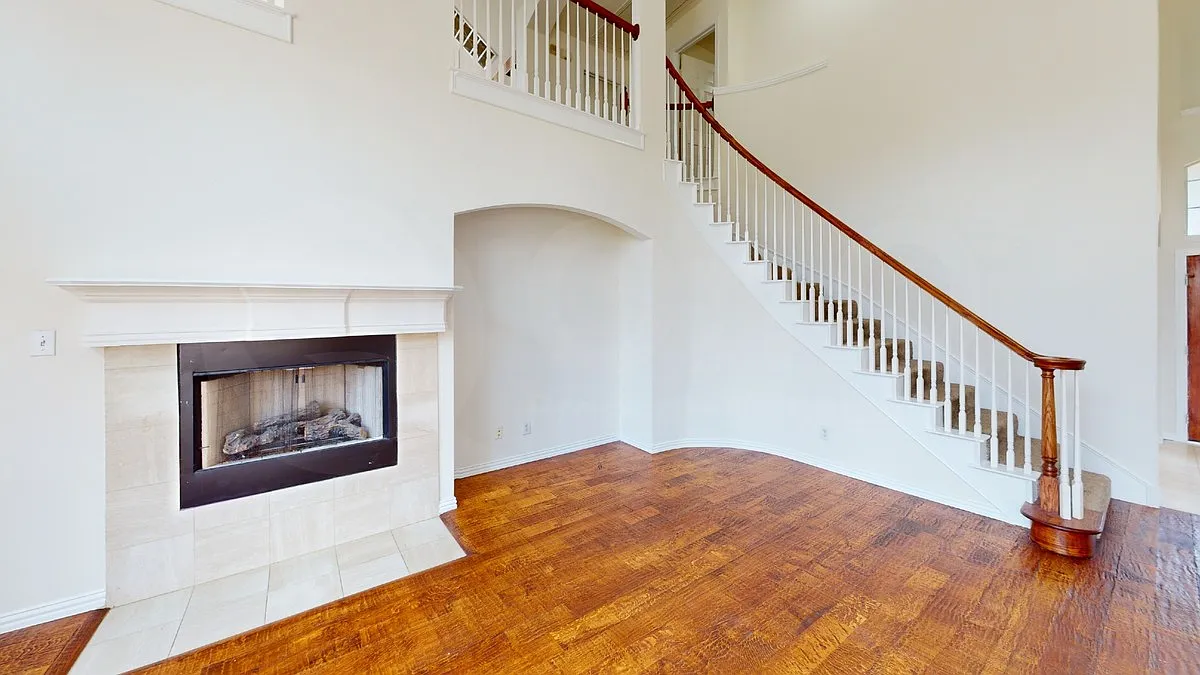 5 bed, 4.0 bath, 3251 sqft, $3,499 — Photo 2
