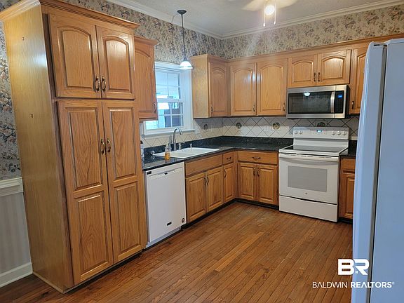 5th image of 9436 Bay View Dr