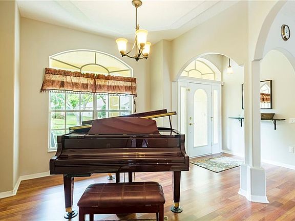 4th image of 9220 Estate Cove Cir