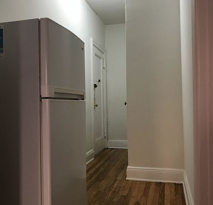 2nd image of 4550 48th St APT 5A