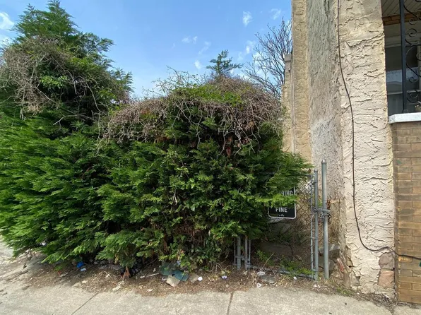 3560 Emerald St, Philadelphia, PA 19134