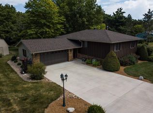 452 Townhall Rd, Germantown Hills, IL 61548