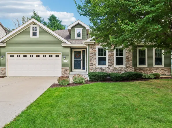 2676 Oak Knoll Dr, Fitchburg, WI 53711