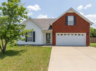 114 Macaw Ln, La Vergne, TN 37086