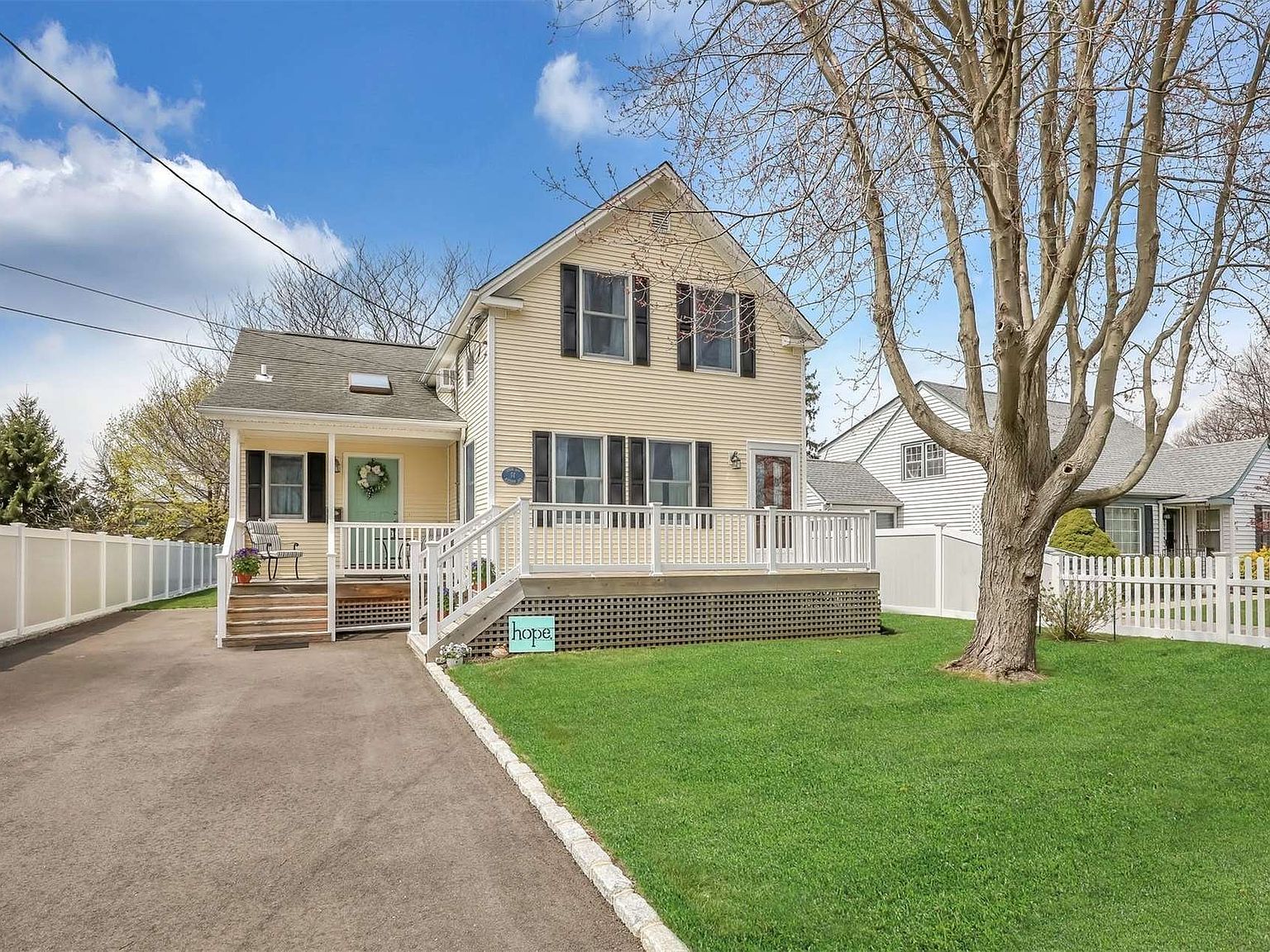 74 Division Ave West Sayville Ny 11796 Zillow