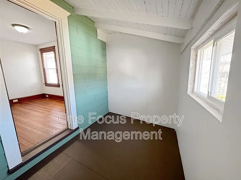 1154 Park Ave — Photo 7