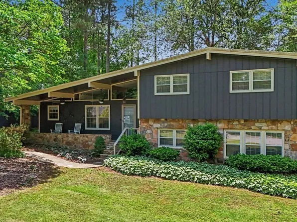 107 Lisa Ln, Carrollton, GA 30117