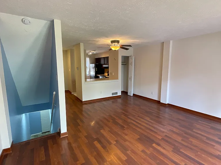210 Woodhaven Dr — Photo 11