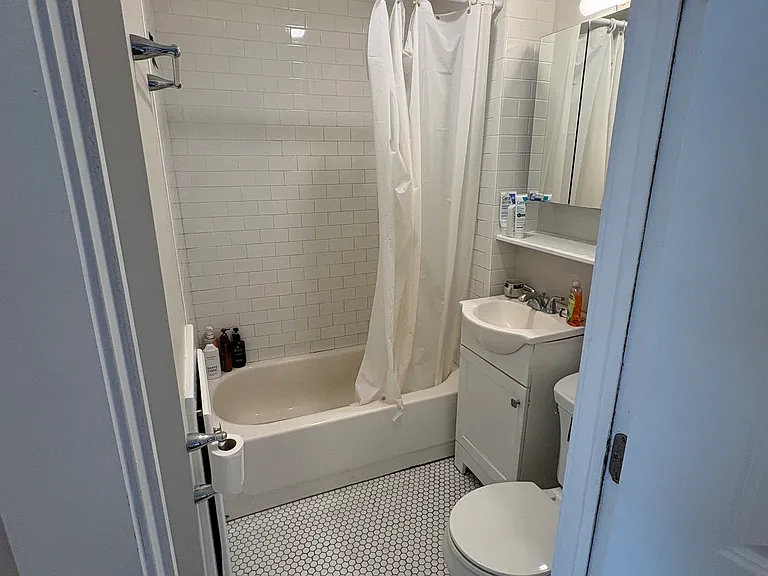 755 Somerville Ave #2 — Photo 5