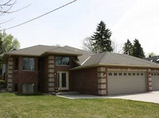 1241 Long Lake Rd, New Brighton, MN 55112