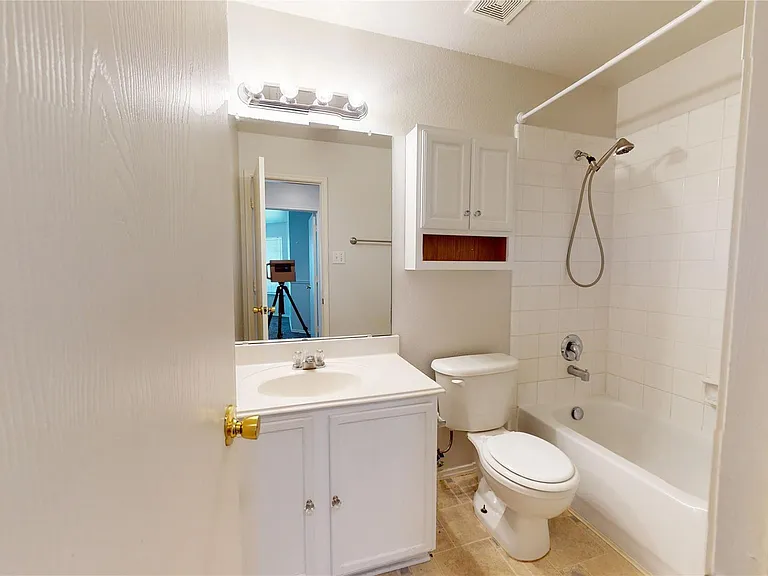 2015 Gardenia Dr — Photo 6
