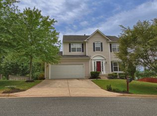 17536 October Glory Loop, Dumfries, VA 22026