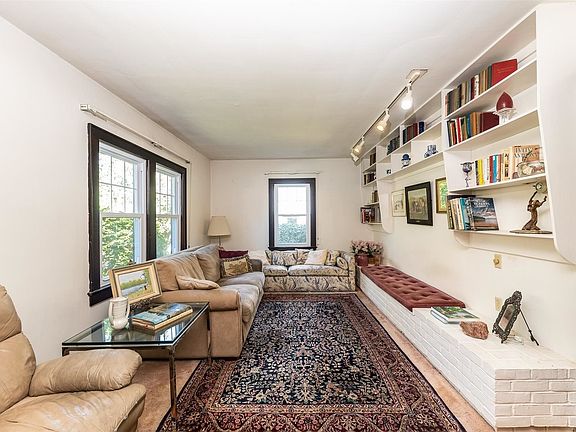 2nd image of 149 N Corona Ave