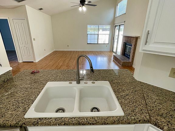 4th image of 116 Marlin Ave