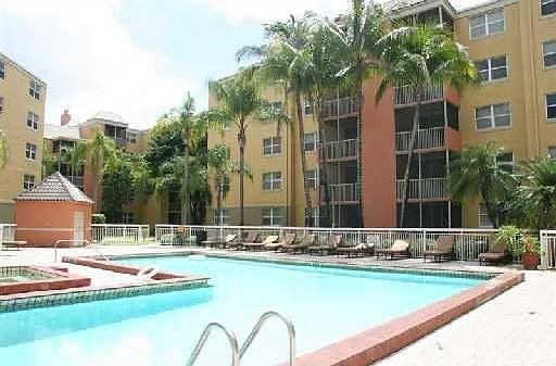 2nd image of 8225 Lake Dr APT 505