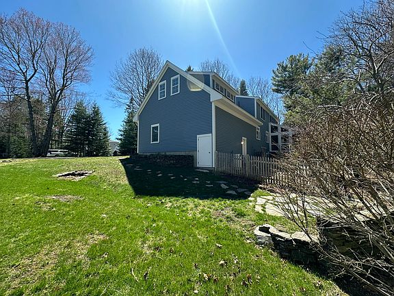 4th image of 18 Cottagewood Lane