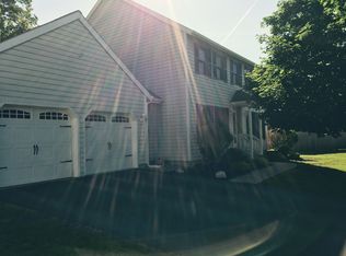 7 Heath Ct, Niskayuna, NY 12309