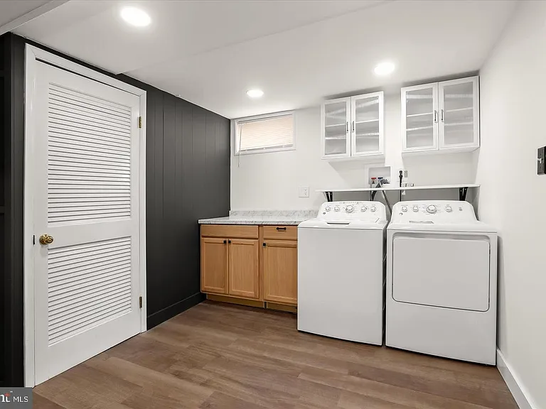 517 Winters Ln — Photo 27