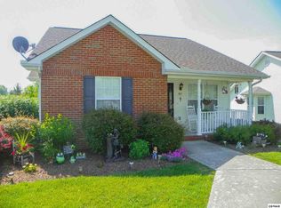 1517 Mayberry Ln, Sevierville, TN 37862