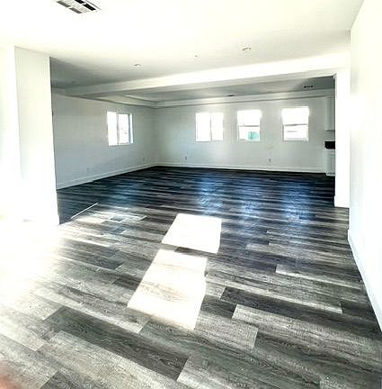 4th image of 789 E 41st Pl