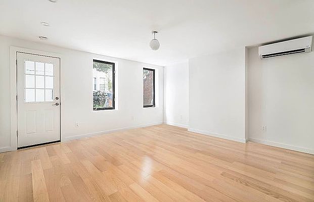 1st image of 211 Eckford St #1