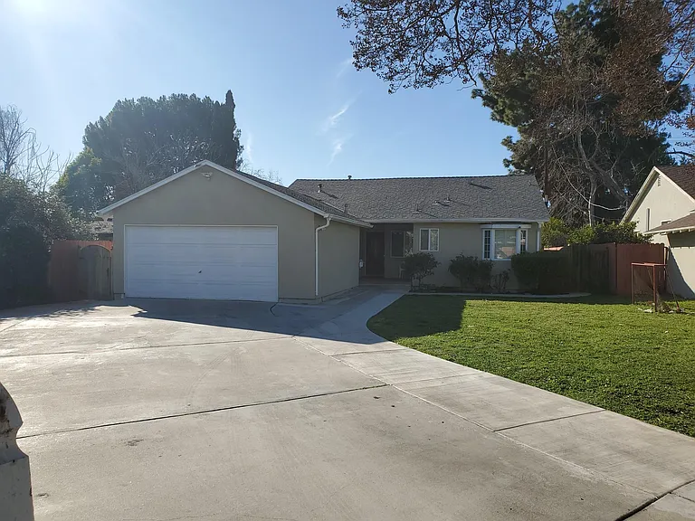 8921 Chimineas Ave — Photo 1