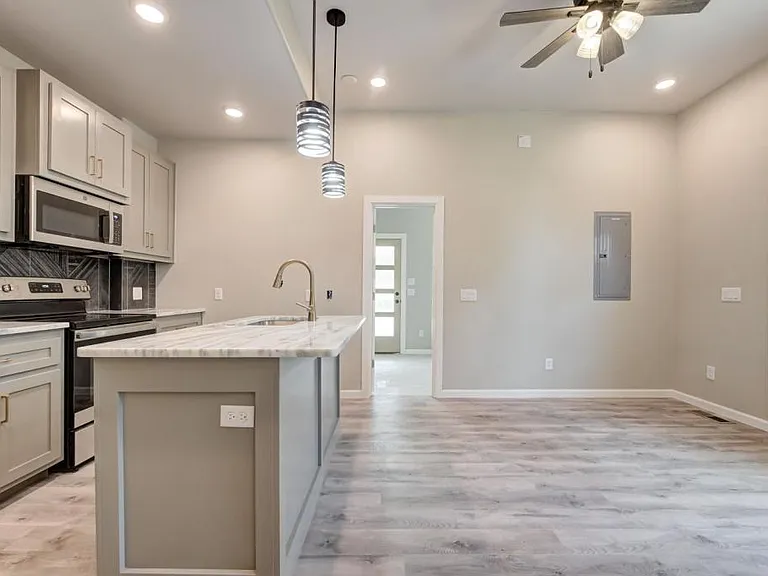222 S University Blvd #2 — Photo 16