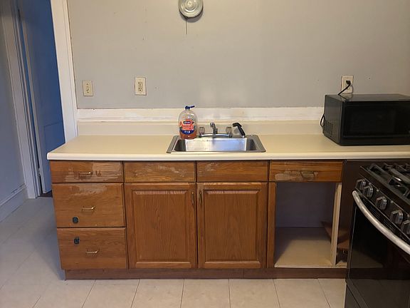 5th image of 88 Walnut St