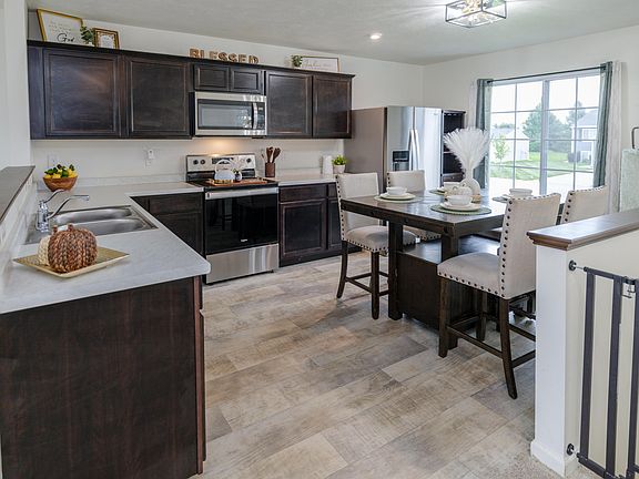 3rd image of 1626 Tea Pond Ct