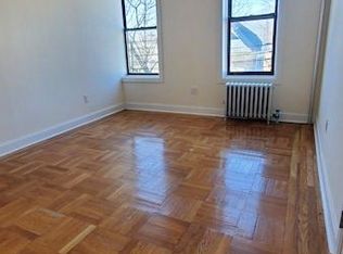 8915 102nd St, Richmond Hill, NY 11418
