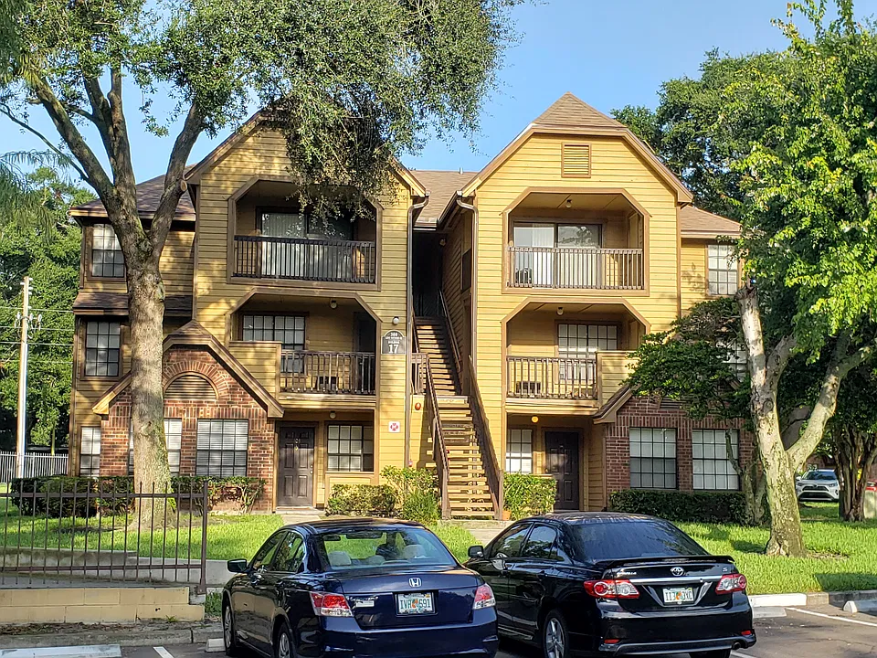 375 Lake Ontario Ct #103