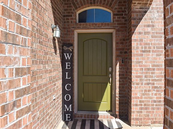 2nd image of 4000 Roma St